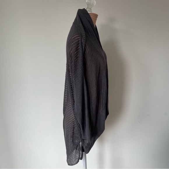 Alice + Olivia Gray Linen Blend Shadow Striped Circle Open Cardigan EUC Size XS - Picture 4 of 10